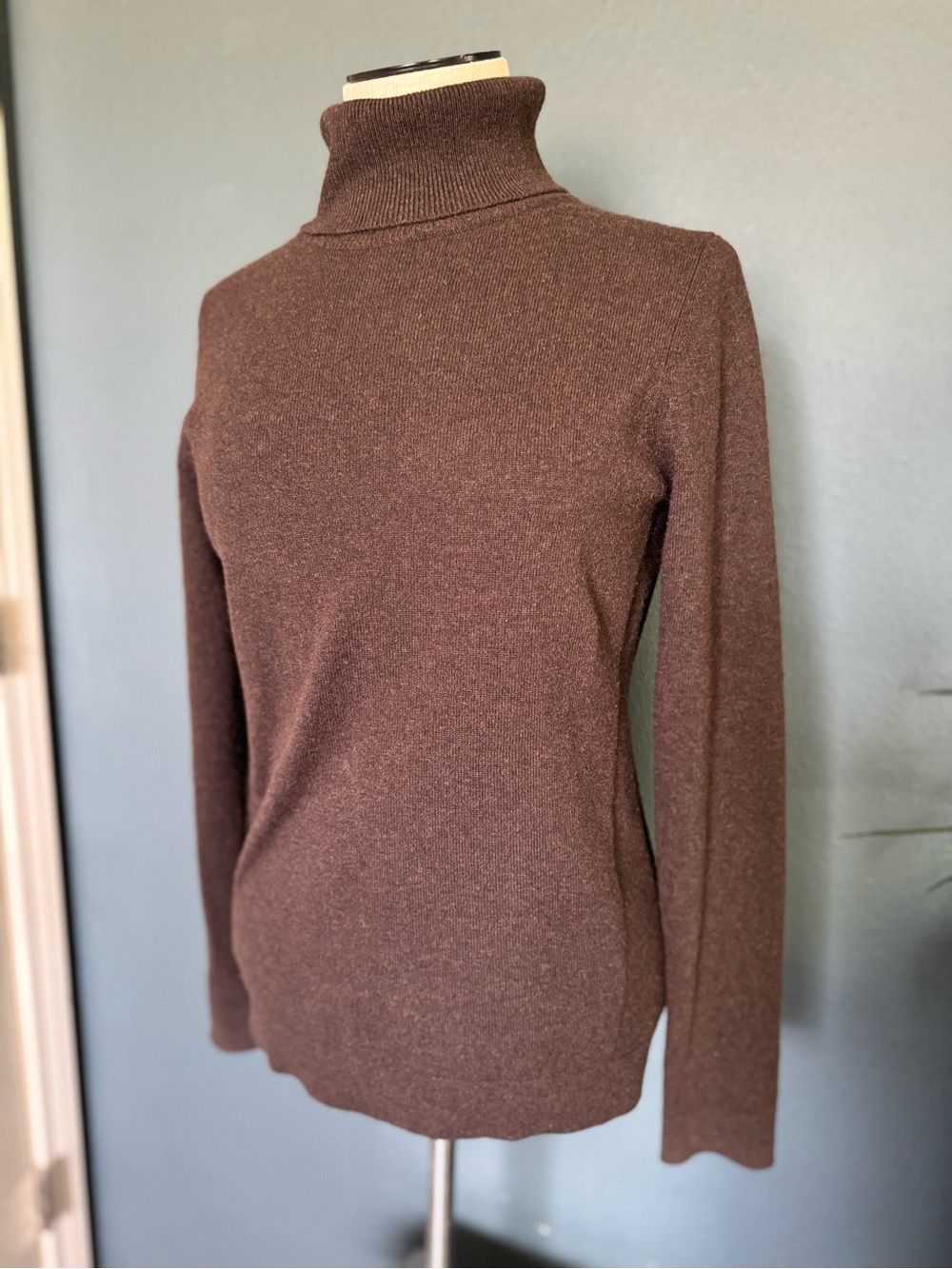 Kinross Brown 100% Cashmere Turtleneck Sweater